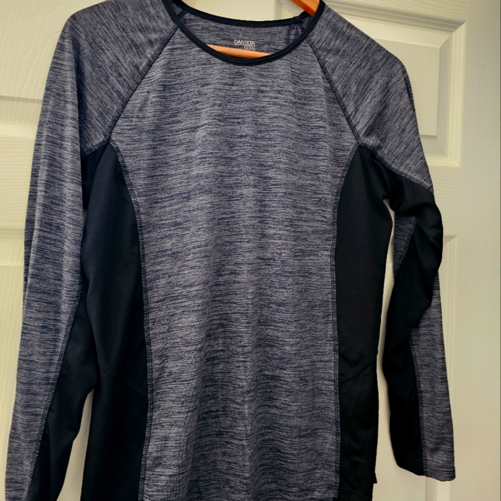Danskin work out top size L